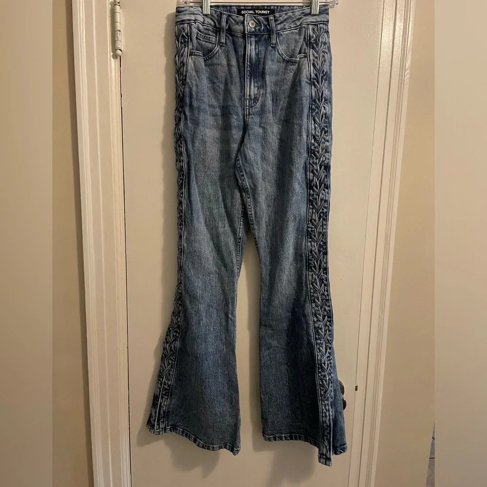 Social Tourist Ultra High Rise Flare Jeans Medium Wash Braided Sides 26 R